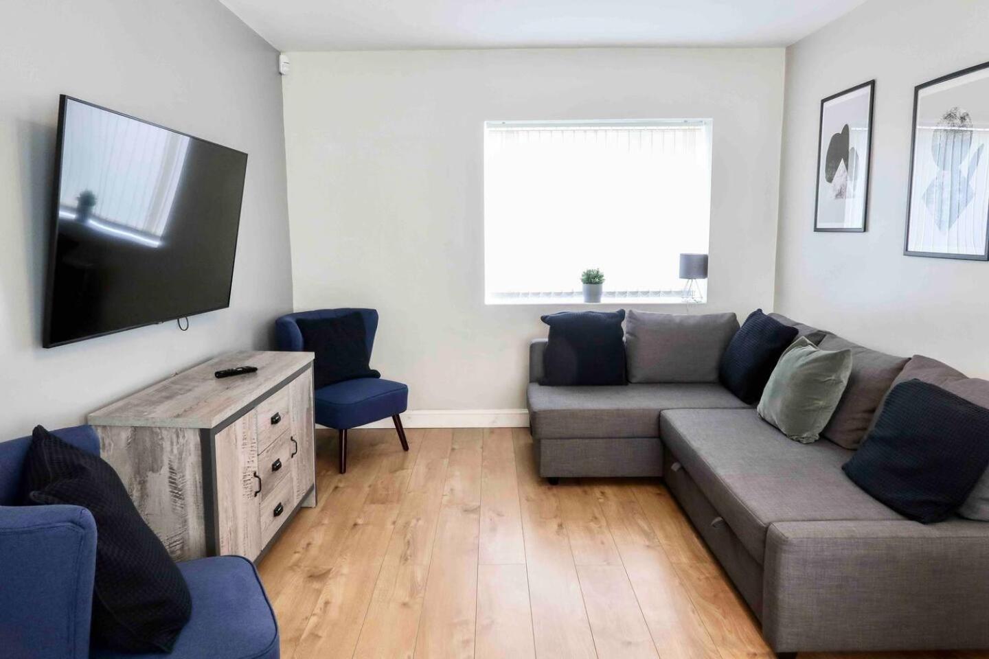 Comfortable And Convenient 3 Bedroom House With Parking Handsworth Exterior photo